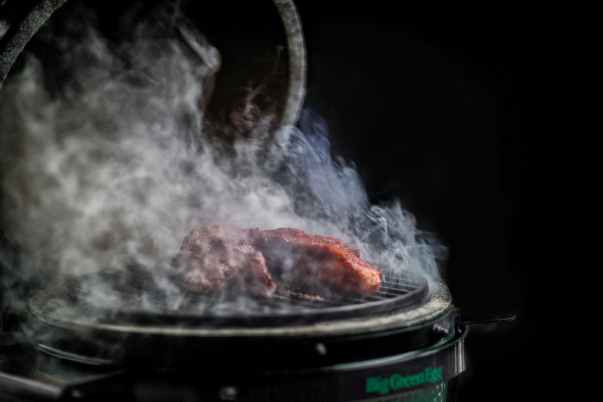 smoke on Big Green Egg