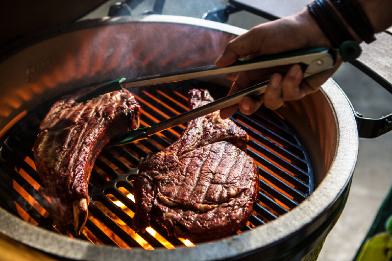 Steaks on the Big Green Egg