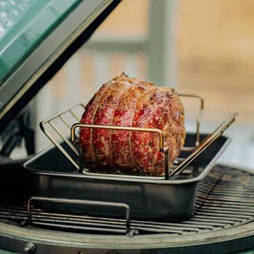 Prime rib in roast rack