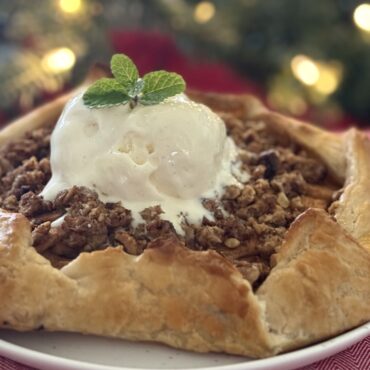 Easy Apple Galette with a Cinnamon Crumble Topping